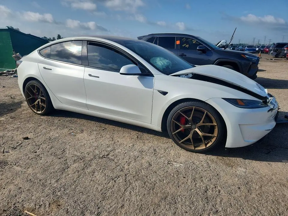 2025 TESLA MODEL 3   