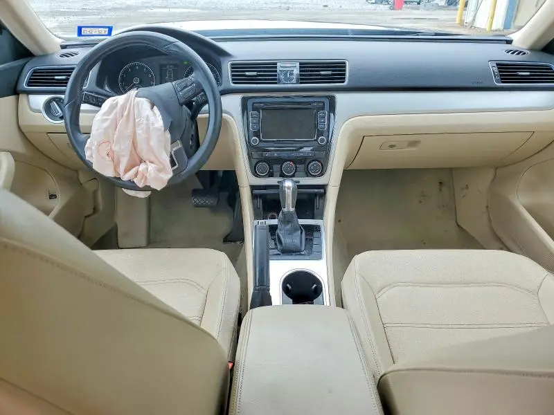 2013 VOLKSWAGEN PASSAT SE  