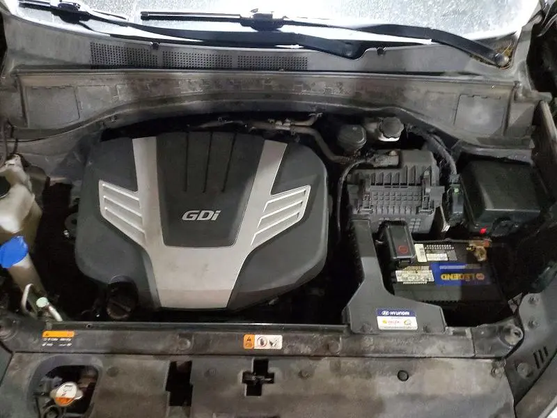 2017 HYUNDAI SANTA FE SE  