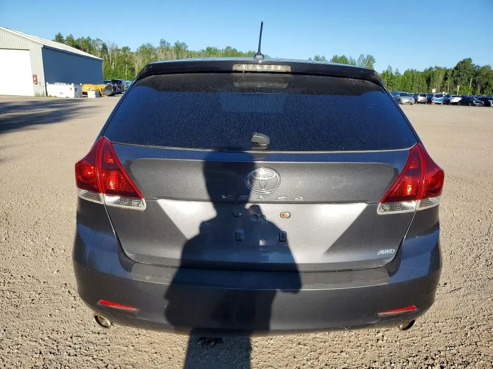 2013 TOYOTA VENZA LE  