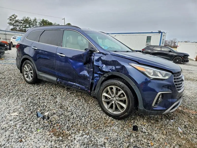 2017 HYUNDAI SANTA FE SE  