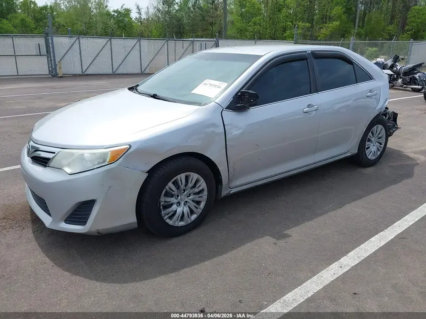 2014 TOYOTA CAMRY LE