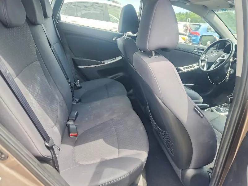 2013 HYUNDAI ACCENT SE  