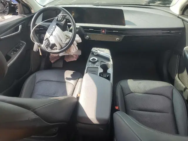 2023 KIA EV6 LIGHT  