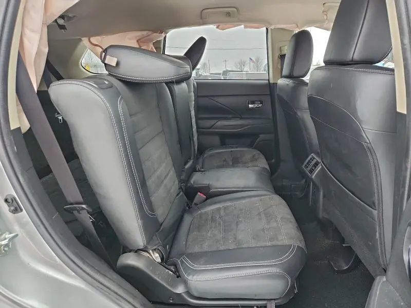 2019 MITSUBISHI OUTLANDER SE  