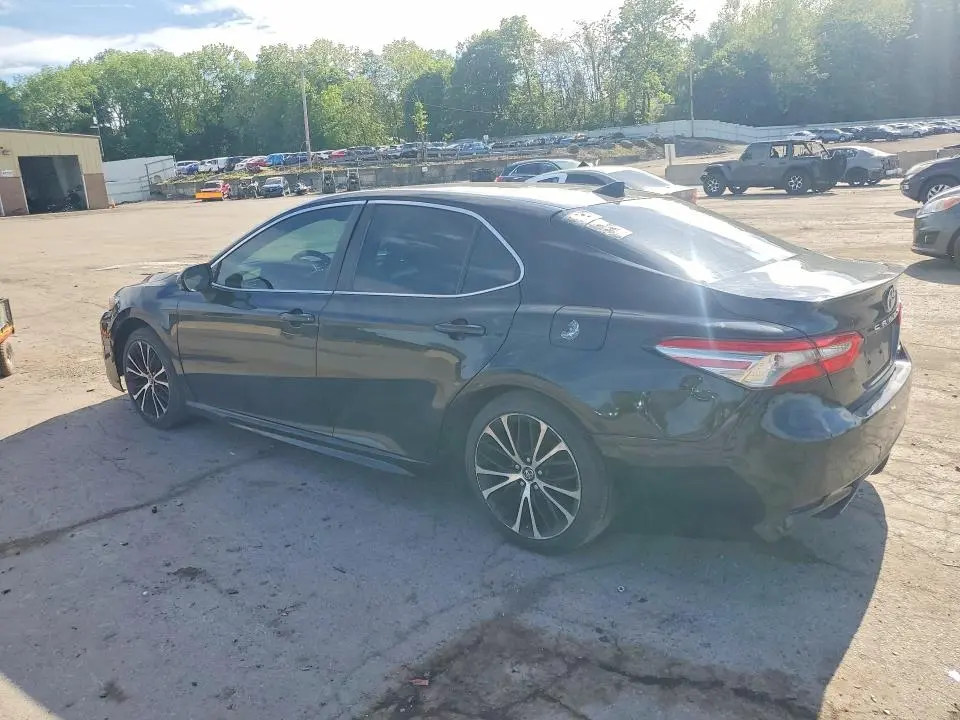 2019 TOYOTA CAMRY SE  