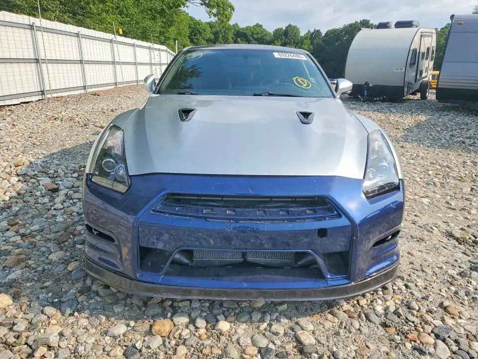2012 NISSAN GT-R   
