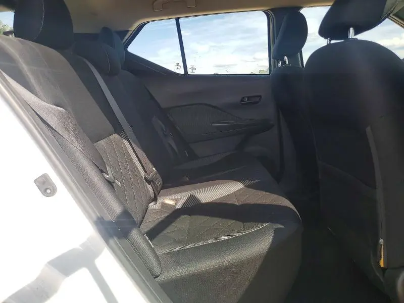 2020 NISSAN KICKS S  