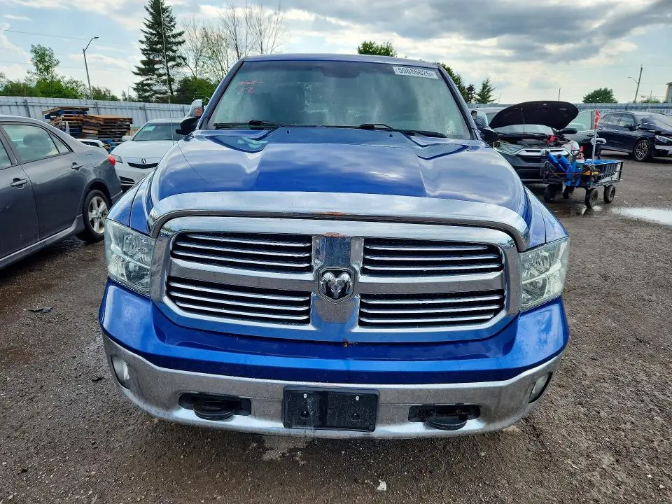 2016 RAM 1500 SLT  