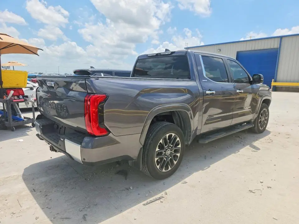 2024 TOYOTA TUNDRA CREWMAX LIMITED  