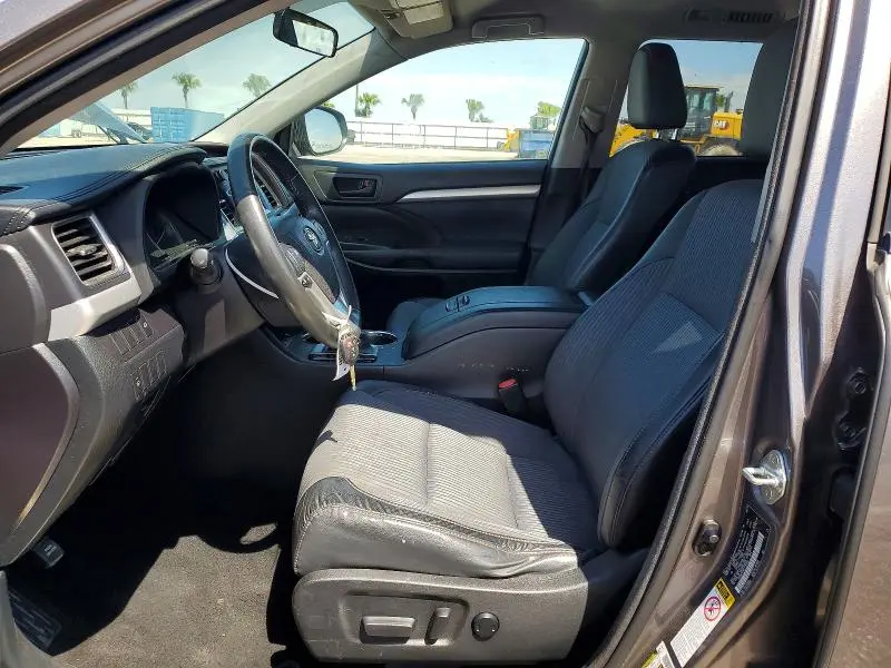 2015 TOYOTA HIGHLANDER LE PLUS  
