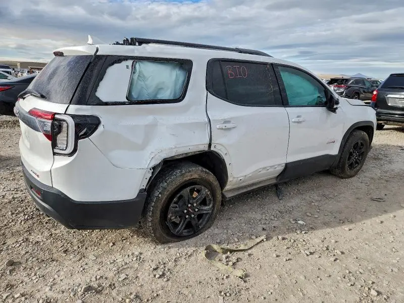 2022 GMC ACADIA AT4  