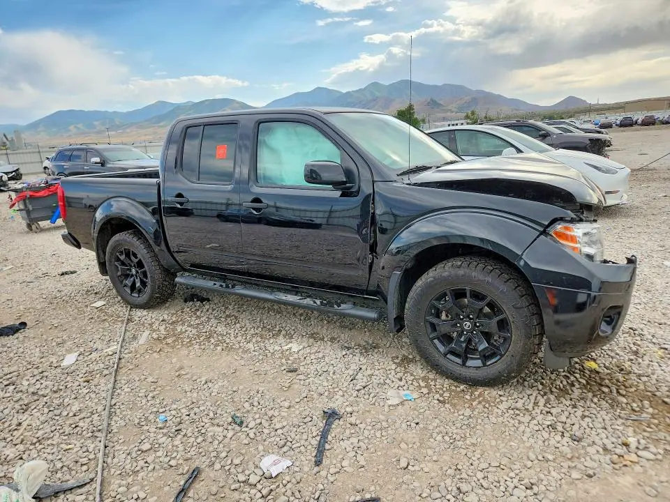 2021 NISSAN FRONTIER SV  