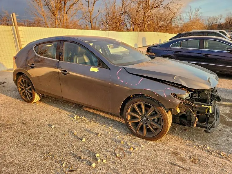 2019 MAZDA 3 PREMIUM  