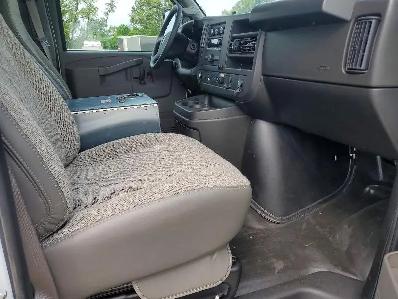 2025 GMC SAVANA CUTAWAY G3500  