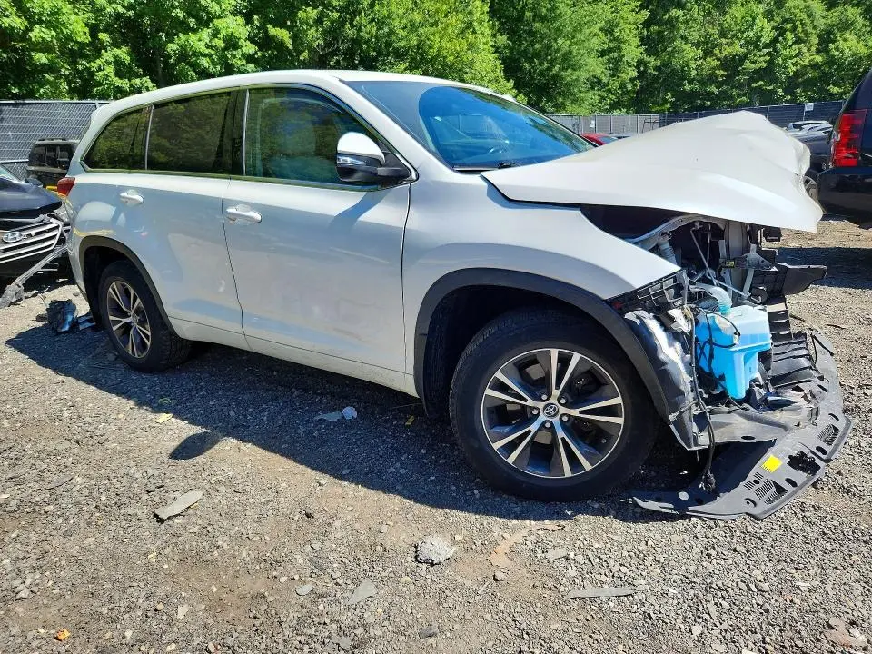 2017 TOYOTA HIGHLANDER LE PLUS  