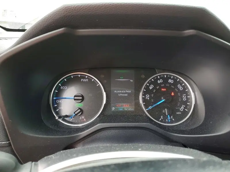 2021 TOYOTA RAV4 LE  