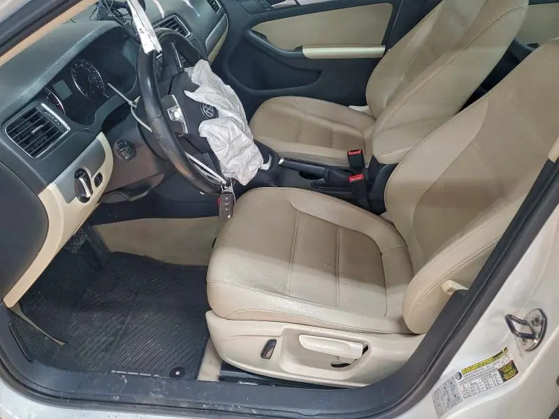 2014 VOLKSWAGEN JETTA SE  