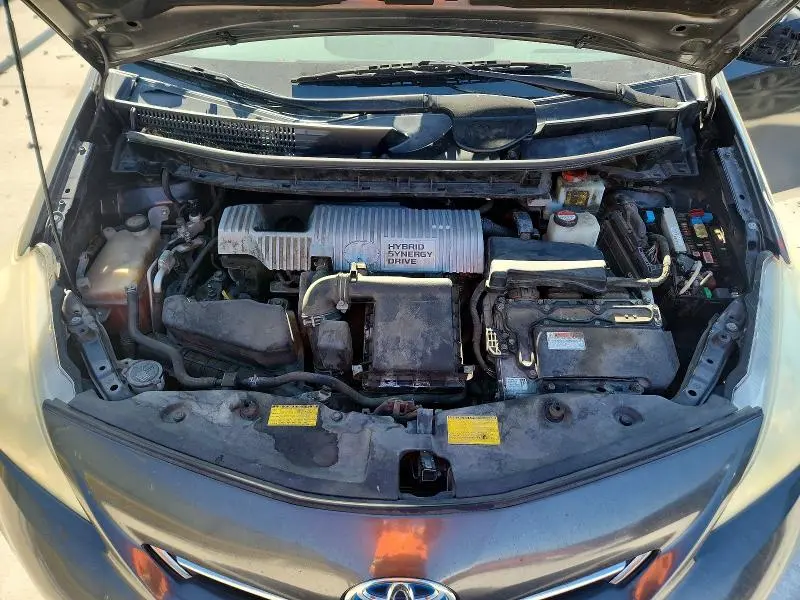 2014 TOYOTA PRIUS V TWO  