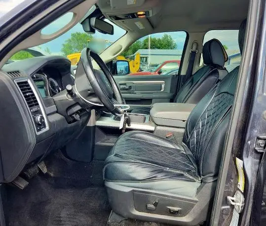2017 RAM 1500 SLT  