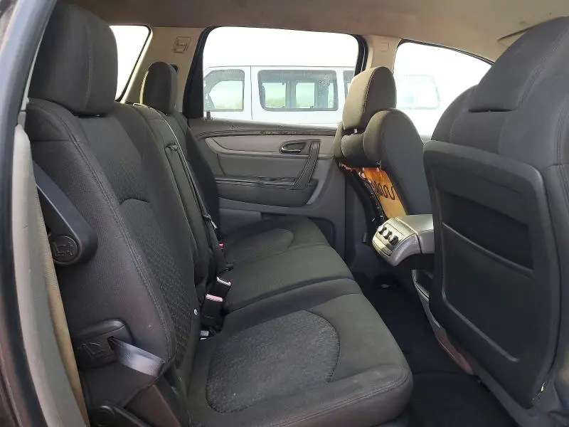 2013 CHEVROLET TRAVERSE LS  