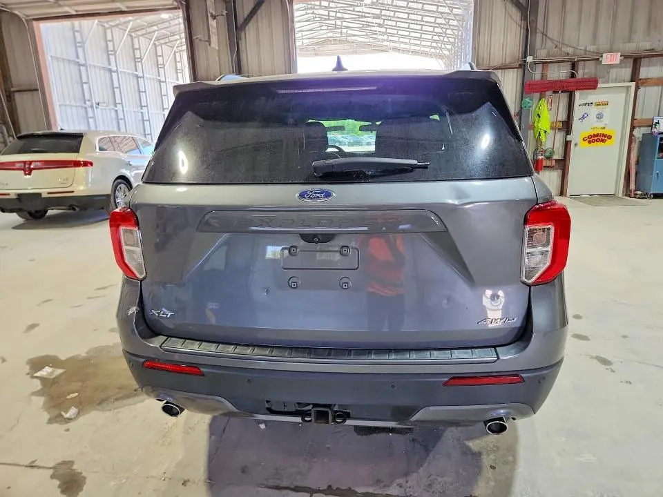 2021 FORD EXPLORER XLT  