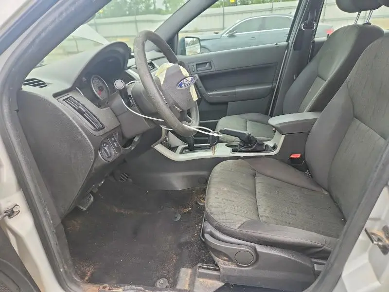 2011 FORD FOCUS SE  