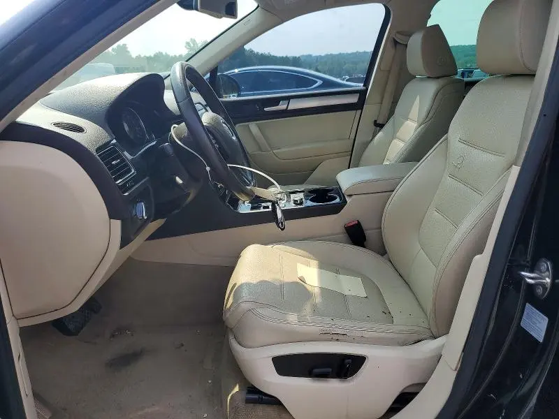 2012 VOLKSWAGEN TOUAREG V6  