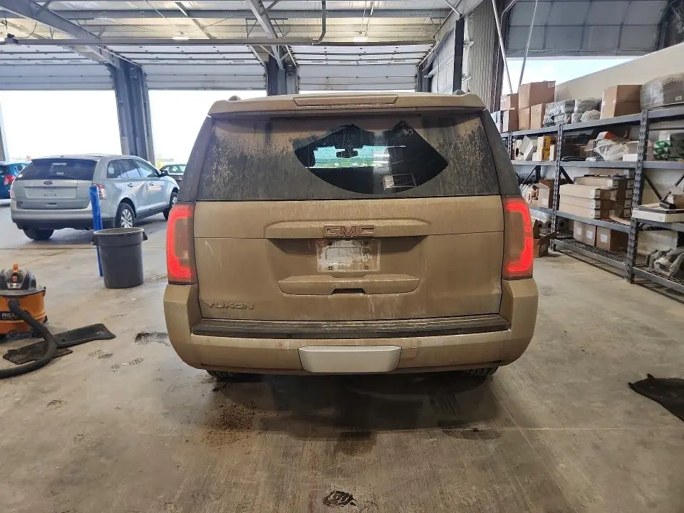 2016 GMC YUKON SLE  
