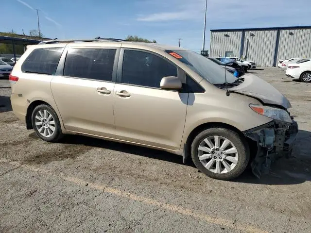 2012 TOYOTA SIENNA XLE  