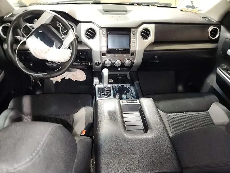 2017 TOYOTA TUNDRA SR5  