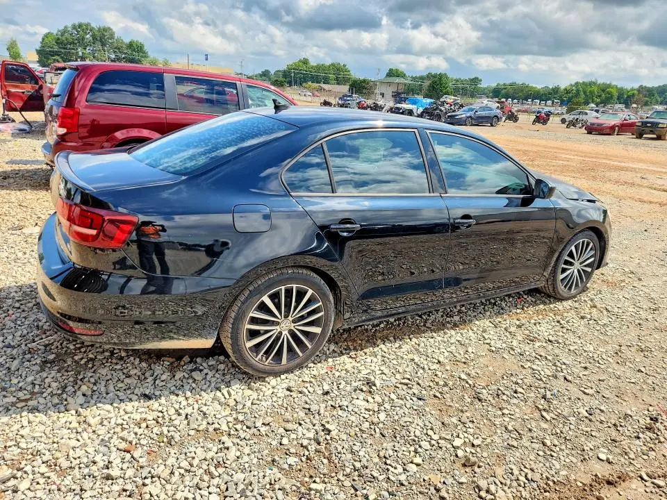 2016 VOLKSWAGEN JETTA SPORT  