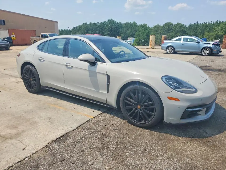 2017 PORSCHE PANAMERA 2  