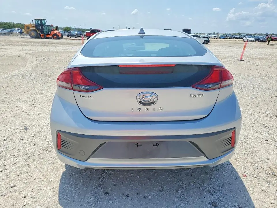 2022 HYUNDAI IONIQ SE  