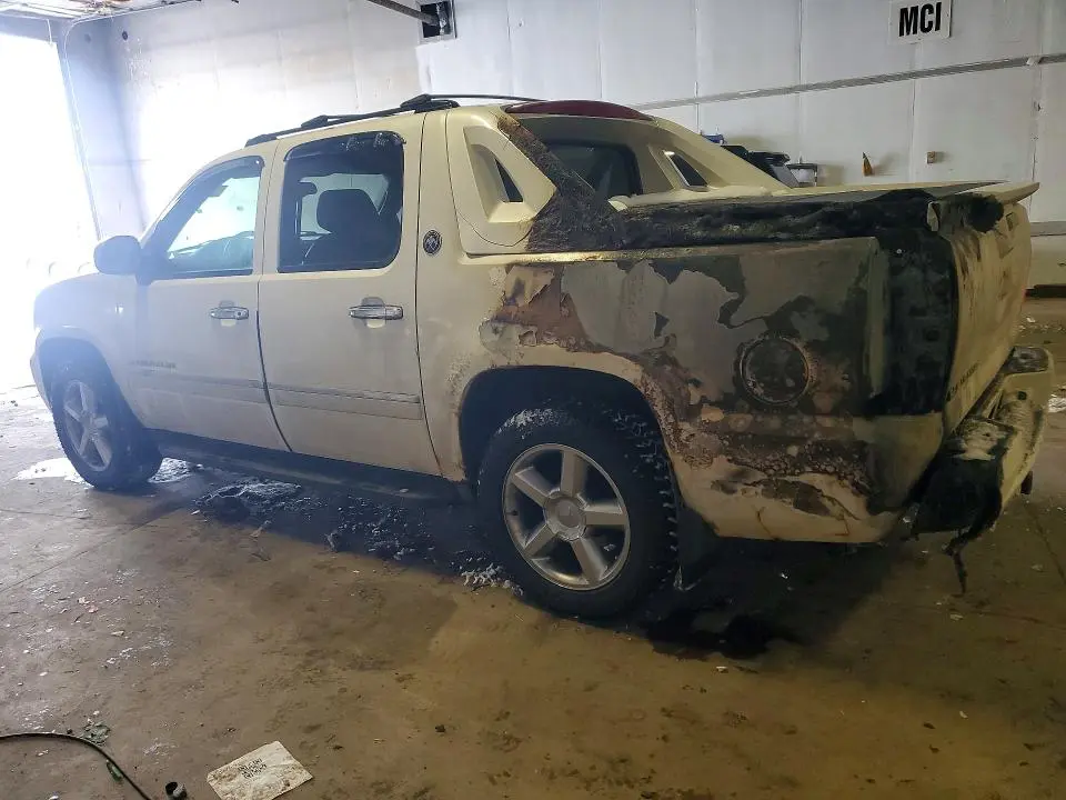 2013 CHEVROLET AVALANCHE LTZ  