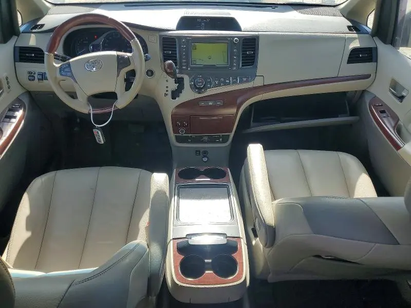 2014 TOYOTA SIENNA LIMITED 7-PASSENGER  
