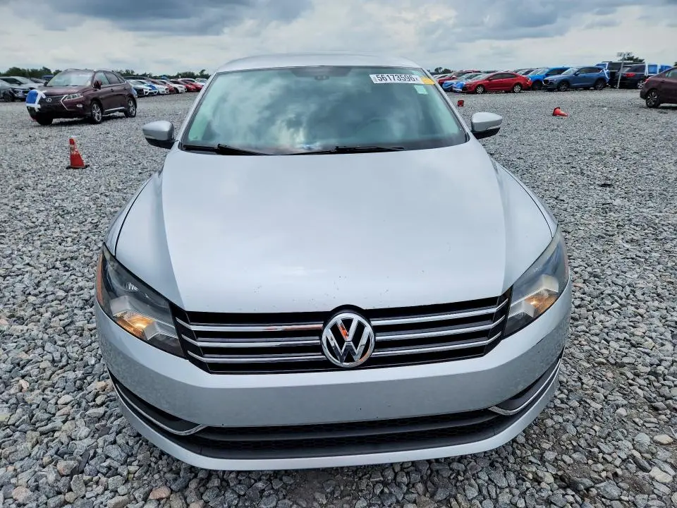 2013 VOLKSWAGEN PASSAT SE  