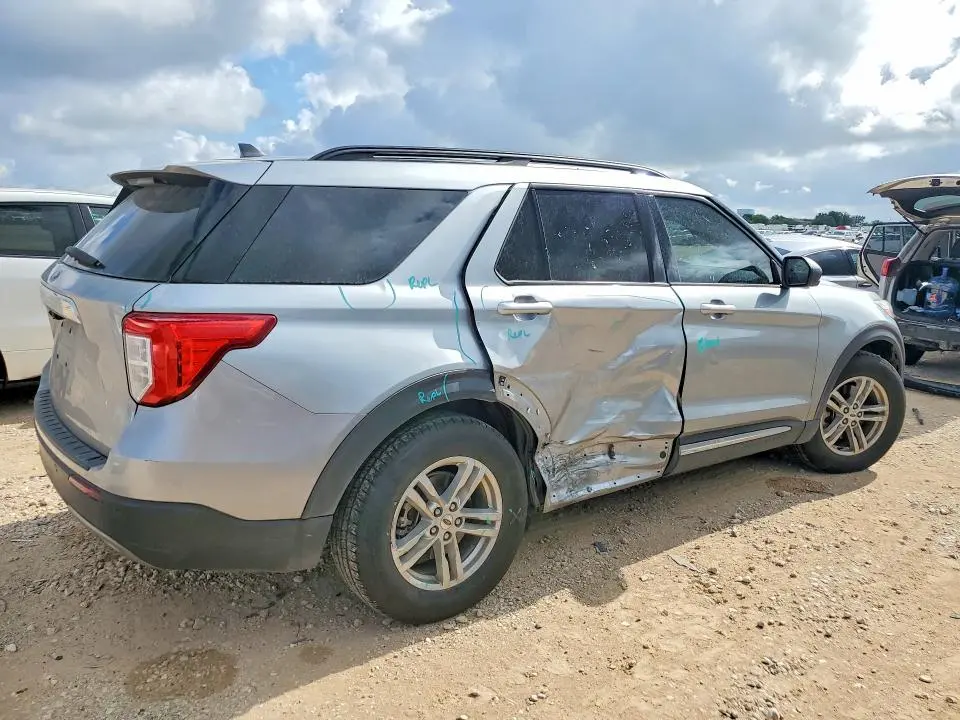 2022 FORD EXPLORER XLT  