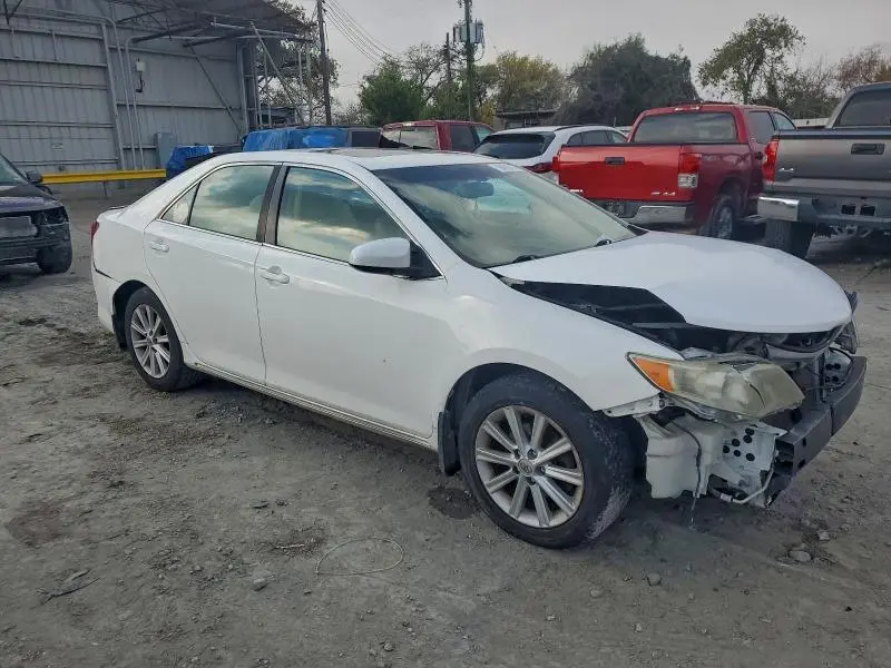 2014 TOYOTA CAMRY SE  