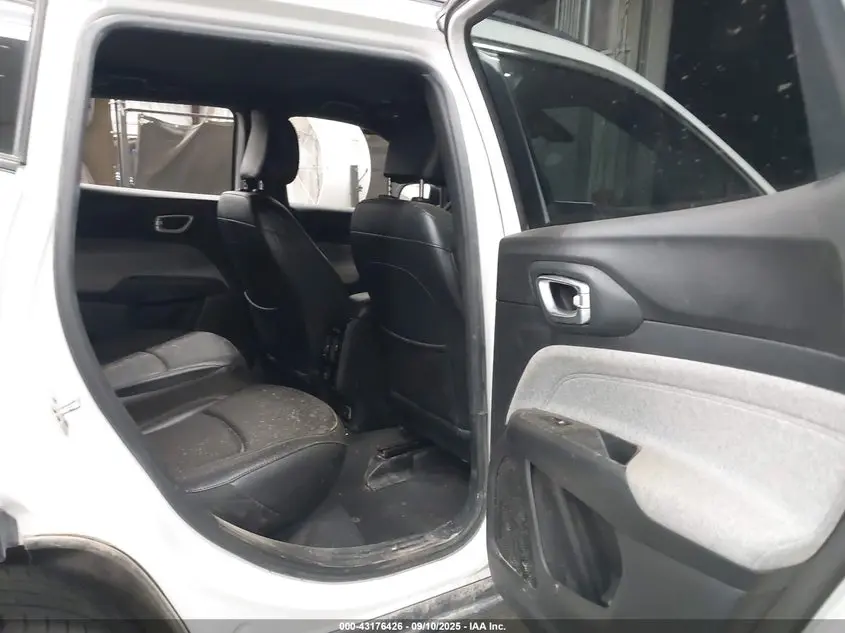 2024 JEEP COMPASS LATITUDE LUX FWD