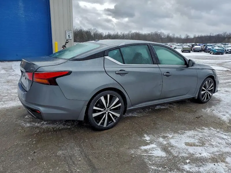 2022 NISSAN ALTIMA SR  