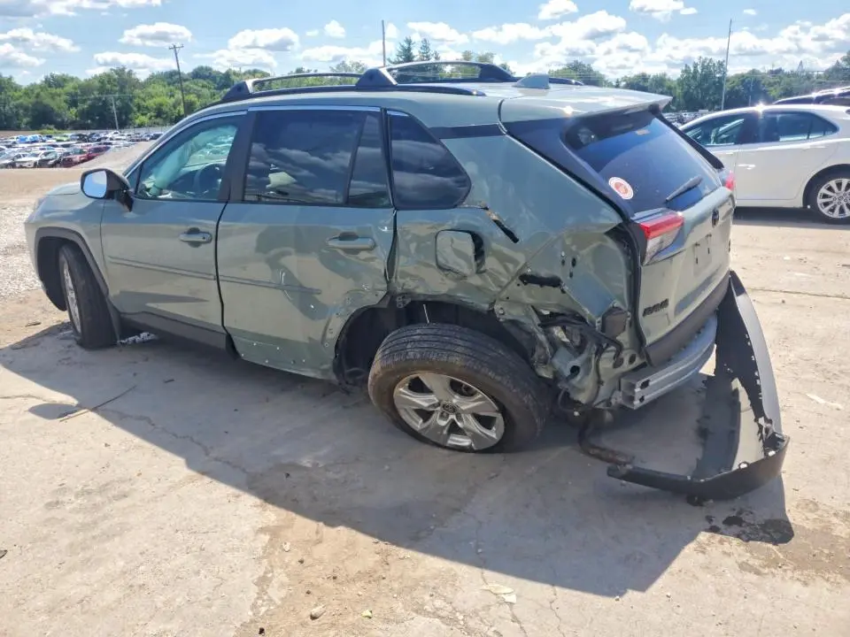 2021 TOYOTA RAV4 XLE  