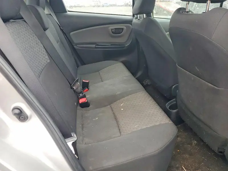 2015 TOYOTA YARIS 5-DOOR L  