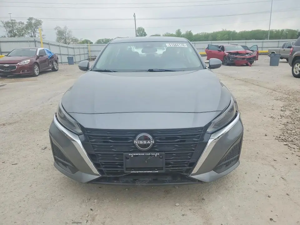 2023 NISSAN ALTIMA SV  