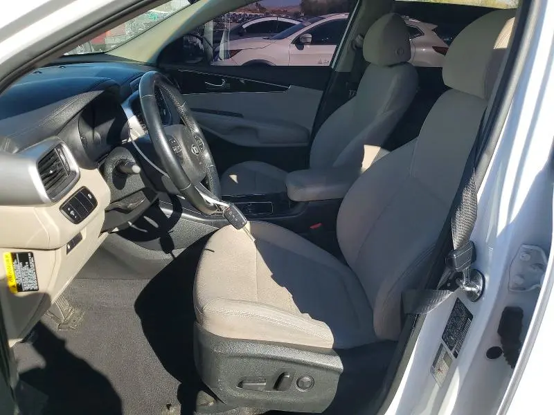 2018 KIA SORENTO LX  