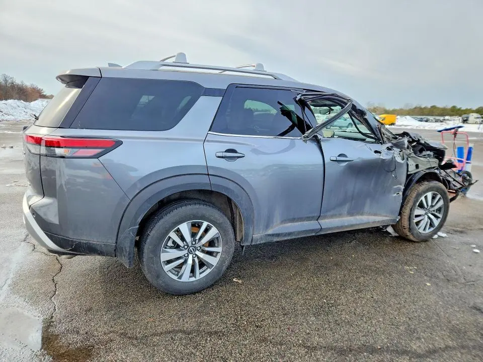 2025 NISSAN PATHFINDER SL  