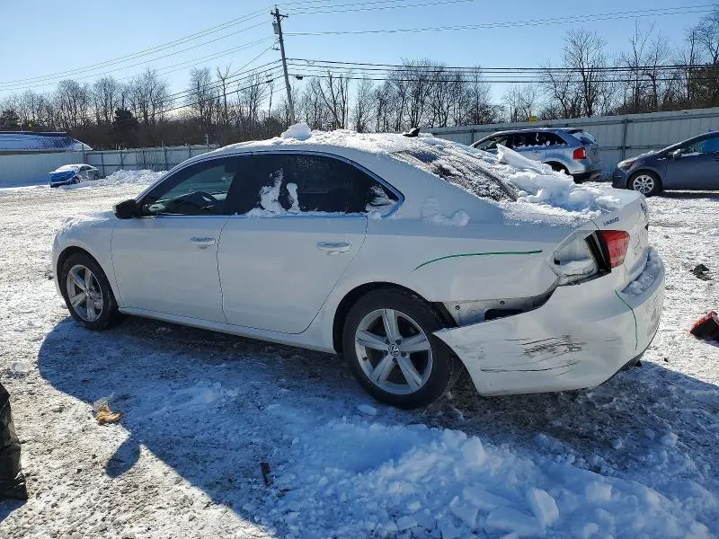 2013 VOLKSWAGEN PASSAT SE  