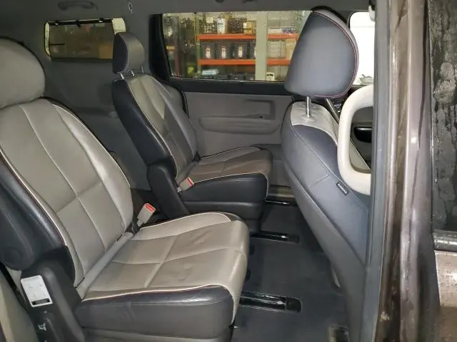 2017 KIA SEDONA LX  