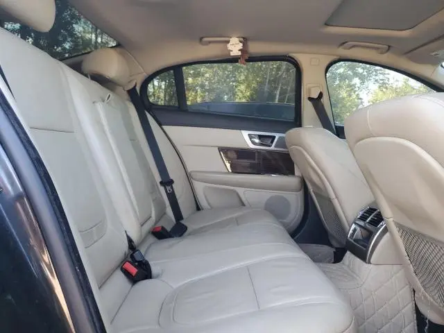 2014 JAGUAR XF   
