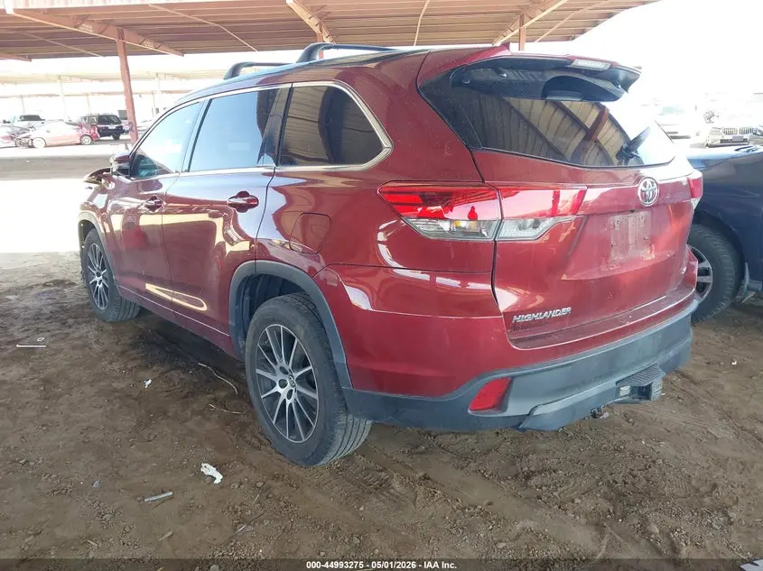 2017 TOYOTA HIGHLANDER SE